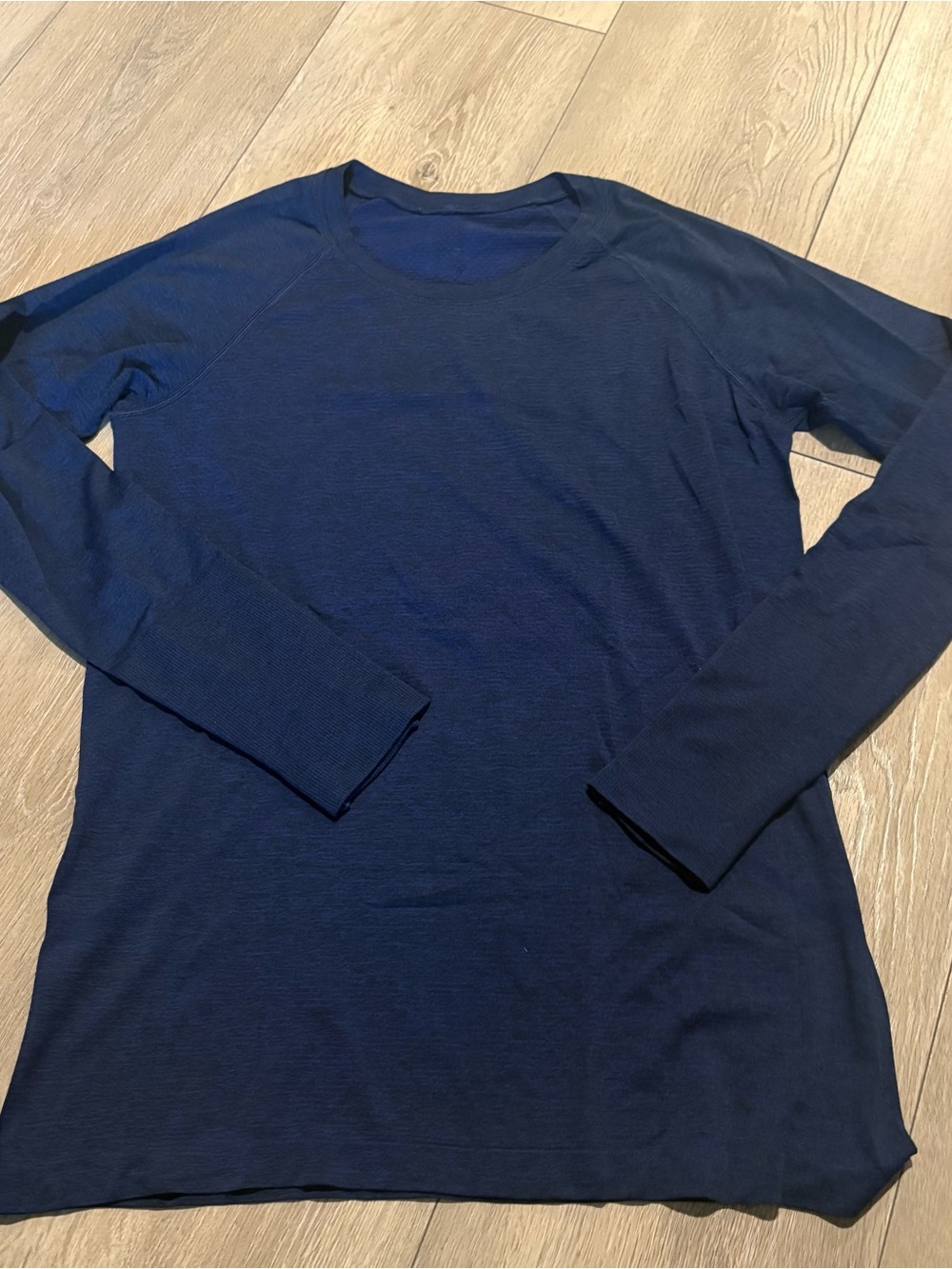 lululemon athletica Women's Navy Long-Sleeve swiftly